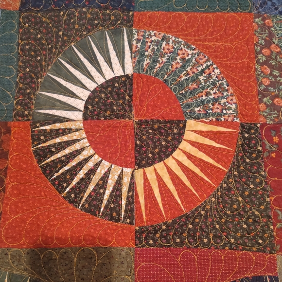 New York Beauty Quilted Wall Hanging - Picture 2 of 13